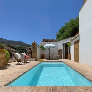 Сasa de vacaciones Stunning Spanish White Village Private Pool Stunning Views, Saleres